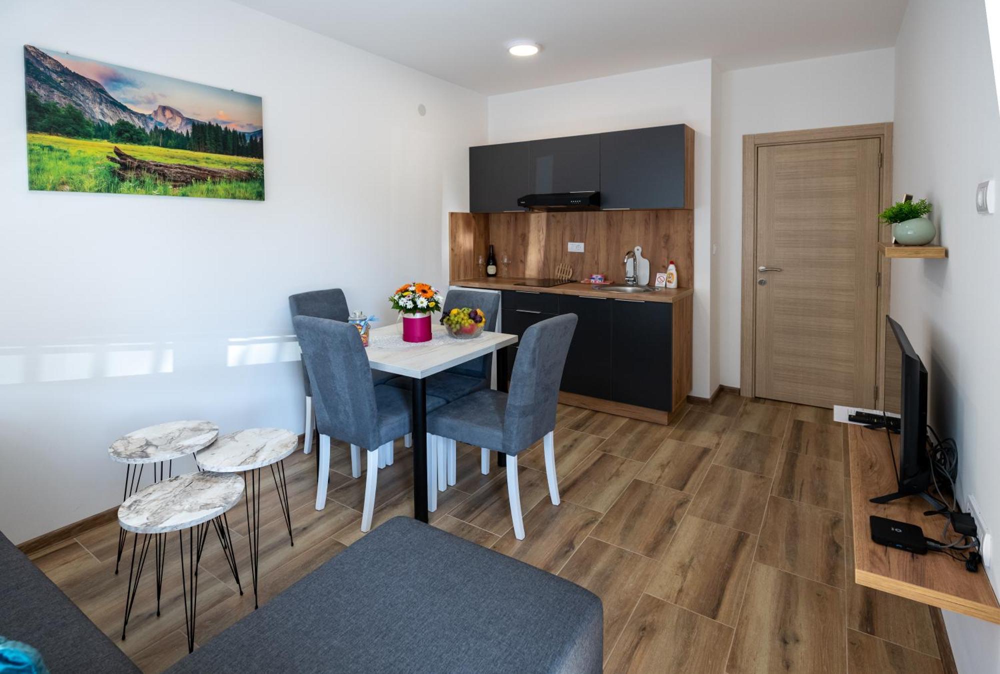 M&a Apartment *